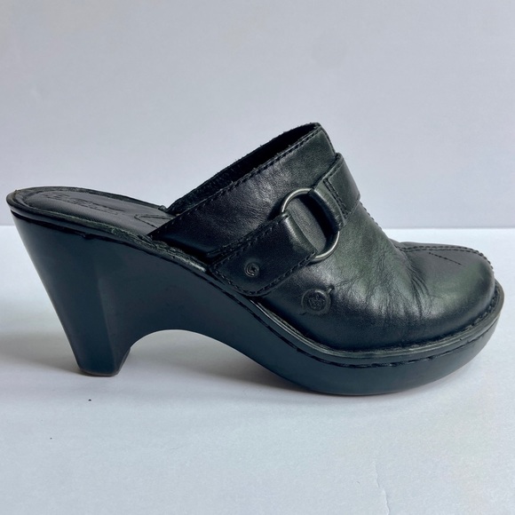 BORN BLACK HEELED LEATHER CLOGS W/ STRAP SIZE 7 - Picture 2 of 14